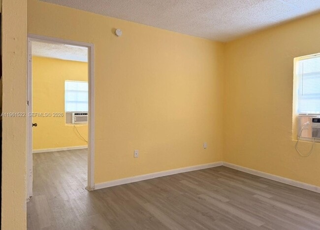 Building Photo - 3615 Thomas Ave