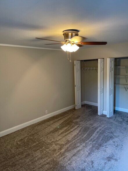 Master bedroom - 211 Dublin Dr