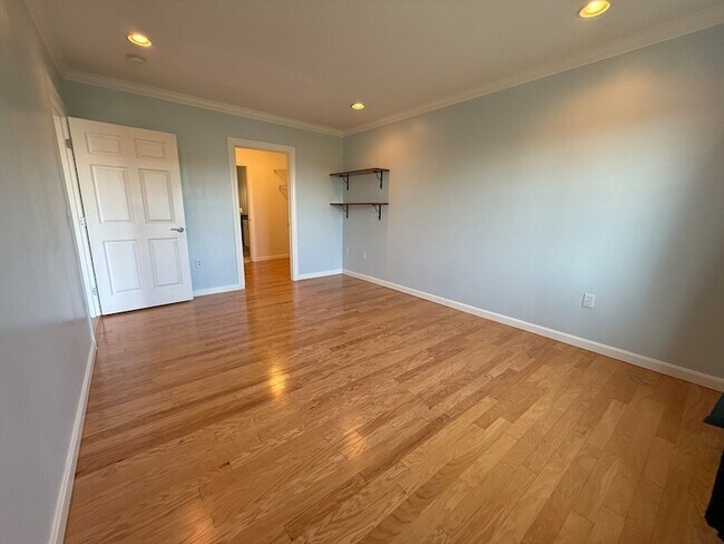 Building Photo - 6 Woodman Way