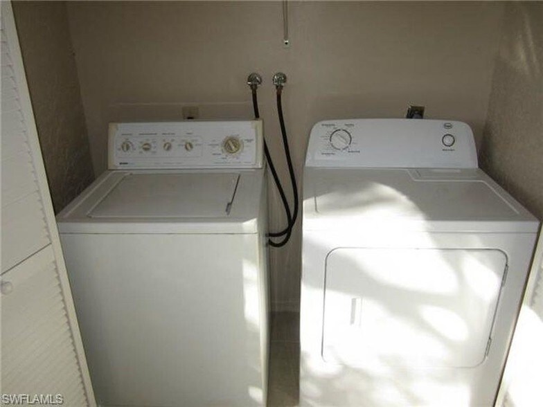 Laundry - 10011 Maddox Ln