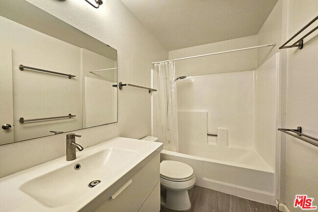 Building Photo - 1454 E Orange Grove Blvd