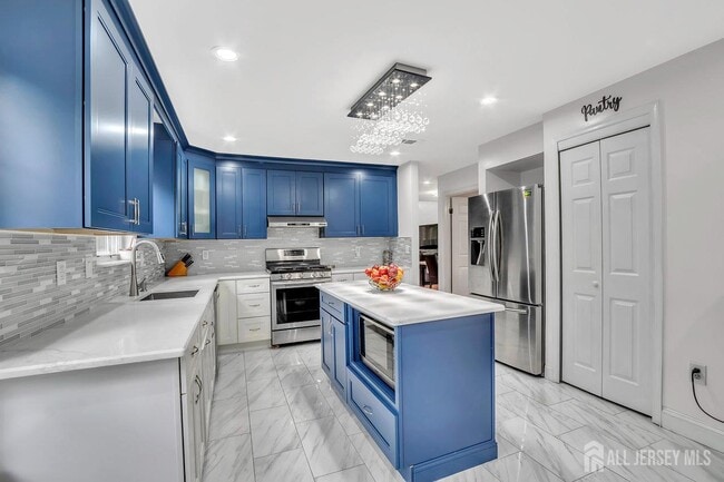 Building Photo - 10 Sawgrass Ct