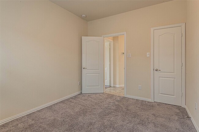 Building Photo - 21263 Lucknow Ln