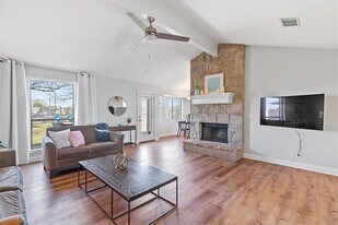 Building Photo - 606 Quail Run Rd
