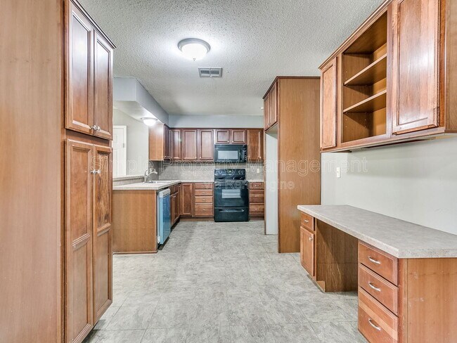 Building Photo - 6744 NW 52nd St
