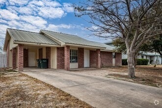 Building Photo - 718 Sage Dr