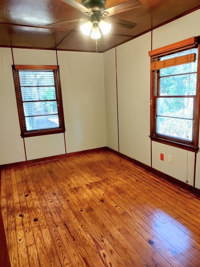 Building Photo - Cozy 1 bedroom/1 bath off of Ferguson