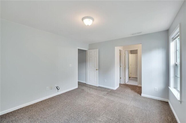 Building Photo - 5922 Brookmere Ct SE