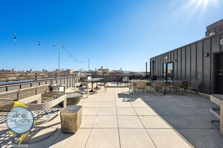 Building Photo - 3462 N Lincoln Ave