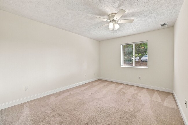 Building Photo - 104 Turtle Creek Rd