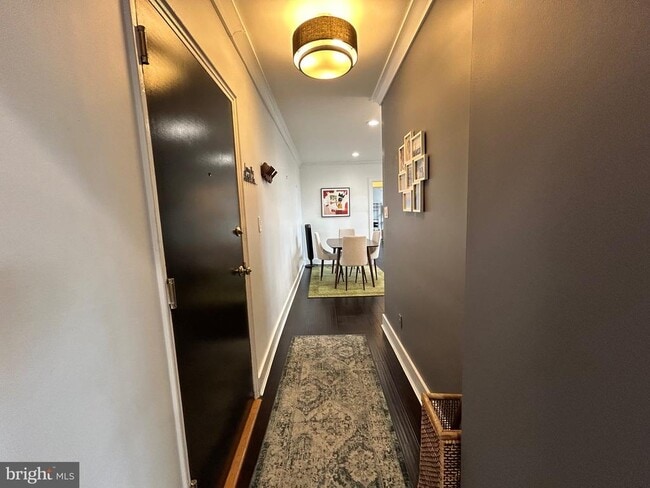 Building Photo - 939 Longfellow St NW