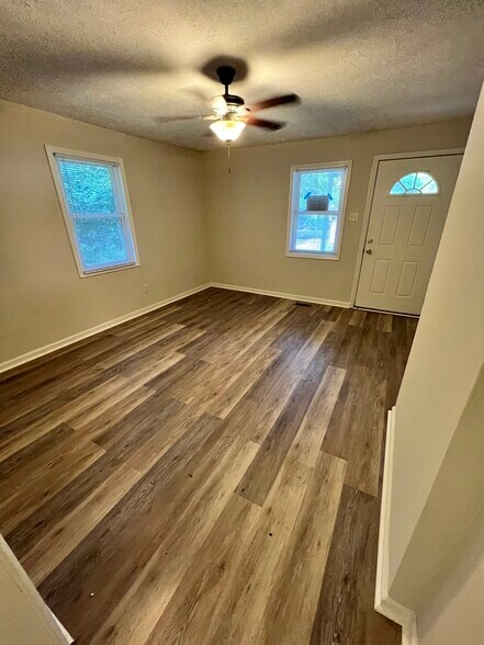 Building Photo - 1522 Aiken Ave