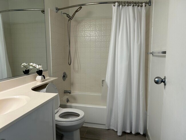 Building Photo - 20 Tilton Club