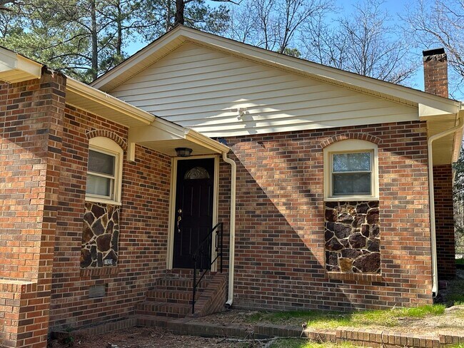 Building Photo - Charming Renovated 3 Bedroom, 1.5 Bath Home located off Hwy 87 on a 1 Acre lot.