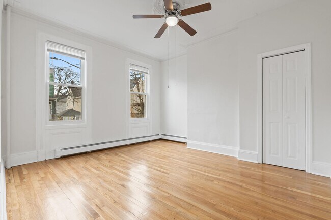 Building Photo - 20 Linden Ct