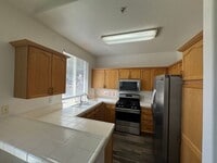 Building Photo - 3 Bed , 2 Bath in Wingfield Springs!