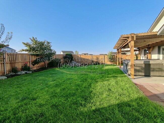 Building Photo - 5825 Sidon Ln