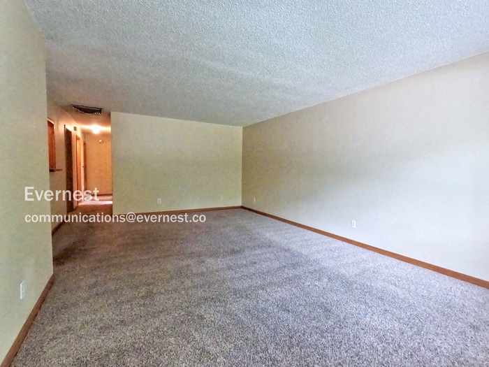 Building Photo - 712 Frontier Ct