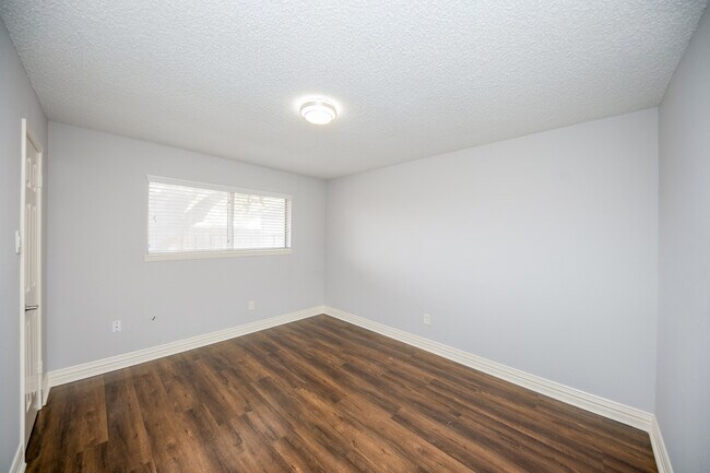 Building Photo - 451 Gentilly Dr