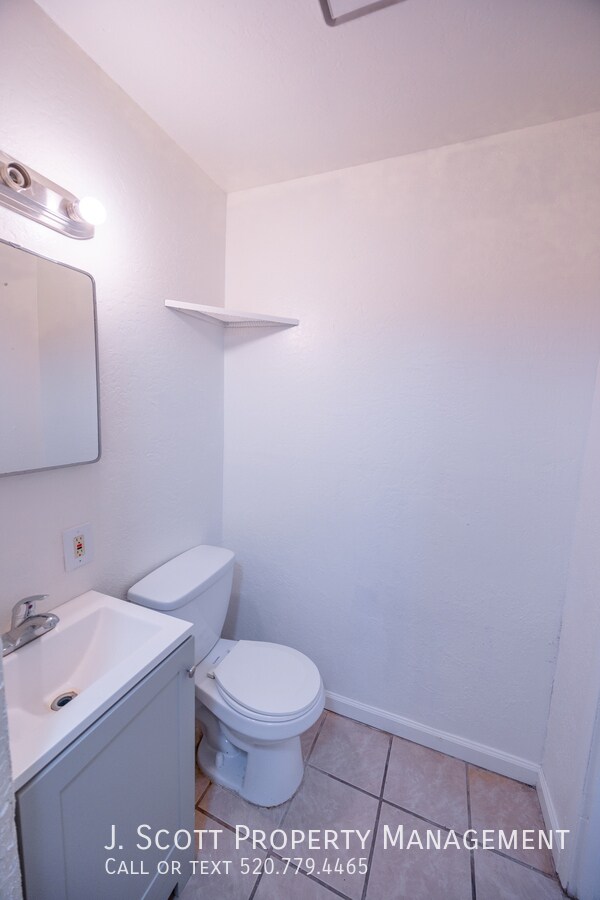 Building Photo - 6134 W Cavalier Dr