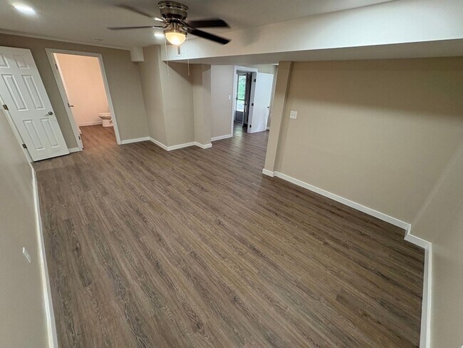 Building Photo - 1614 Shady Cir