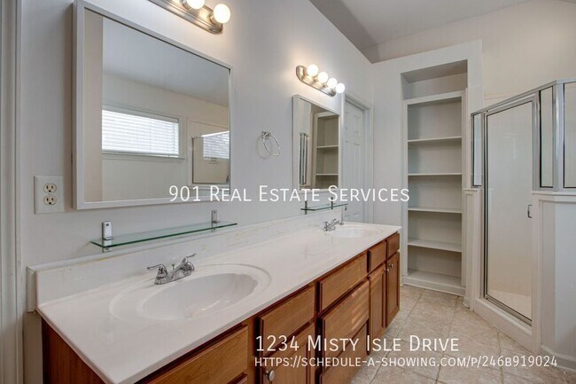 Building Photo - 1234 Misty Isle Dr