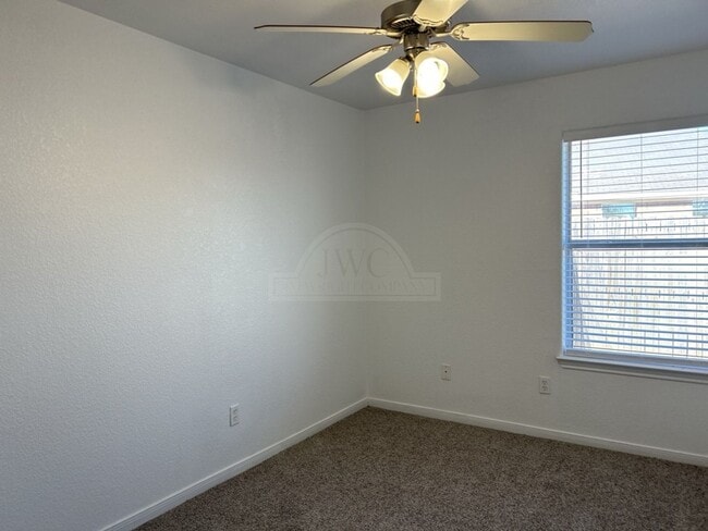 Building Photo - 1905 Charleston Ct