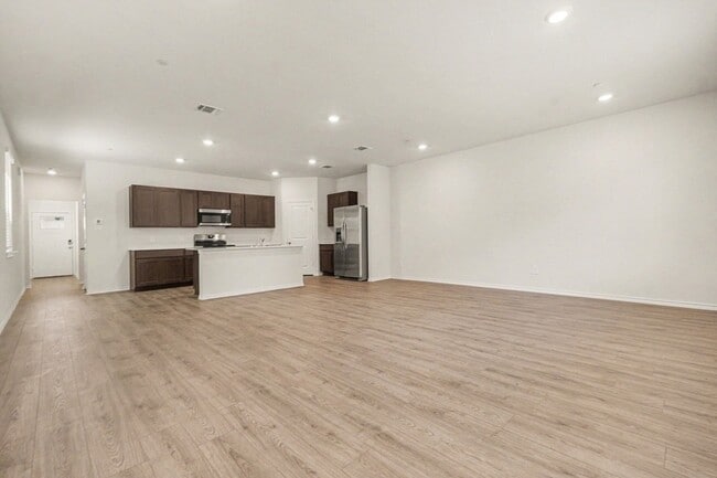 Building Photo - 125 Arbor Dr