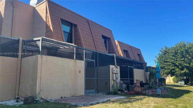 Building Photo - 9113 Lime Tree Ln