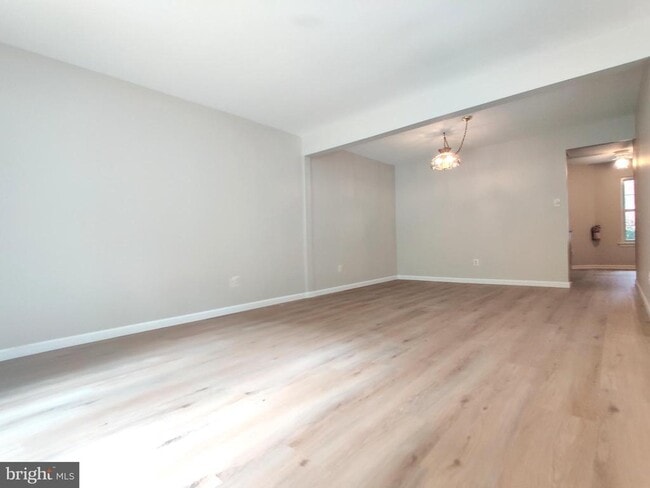 Building Photo - 62 Farnwood Rd