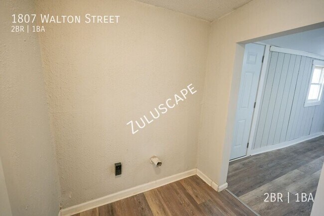 Building Photo - 1807 Walton St