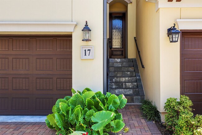 Building Photo - 17 Armand Shore Dr