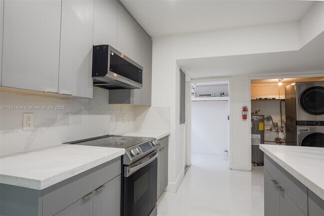 Building Photo - 840 NW 170th Terrace