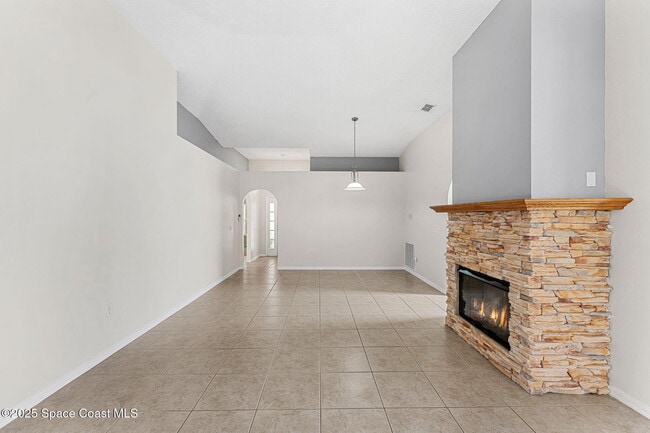 Building Photo - 2390 Savannah Blvd