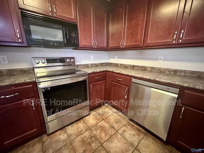 Building Photo - 423 Jasmine Dr