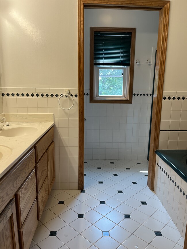 Building Photo - 5849 Oxbow Bend