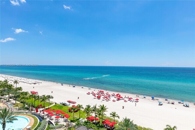 Building Photo - 17901 Collins Ave