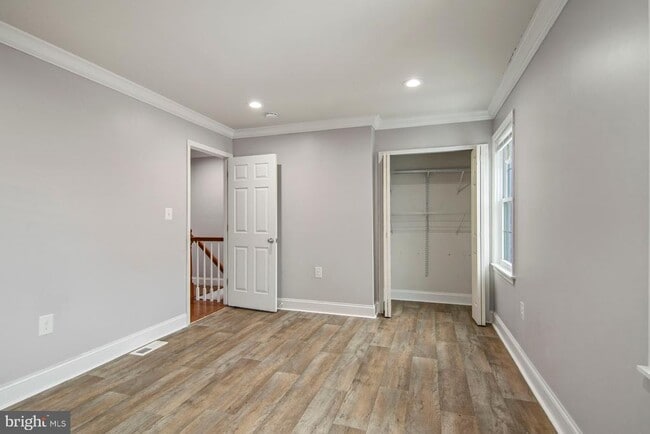 Building Photo - 9838 Town Ln