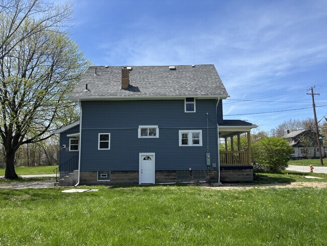 Building Photo - 639 Fairgreen Ave