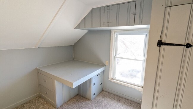 Building Photo - Bonus rooms galore in updated West End home!