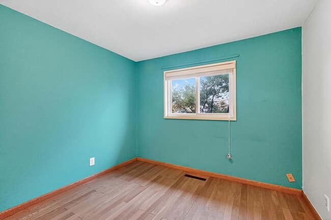 Building Photo - 4109 Comanche Rd NE
