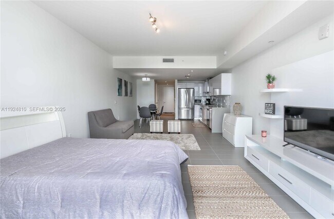 Building Photo - 1600 NE 1st Ave