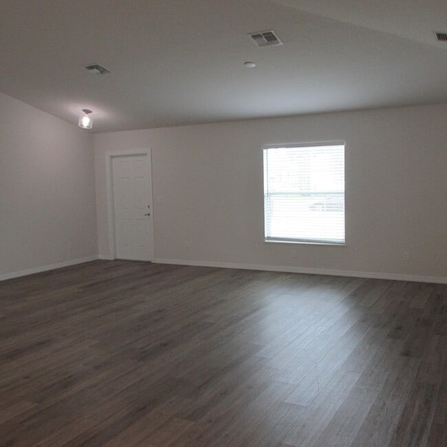 Building Photo - 1726 SE Minorca Ave