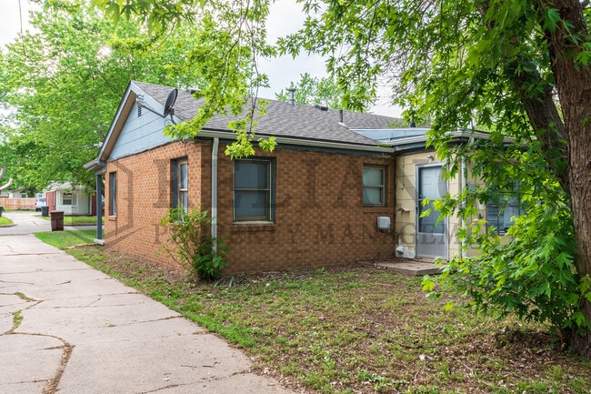 Building Photo - 1932 N Garland St