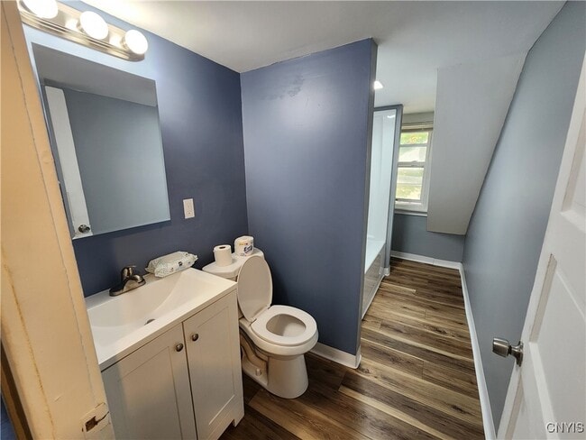 Building Photo - 927 State St