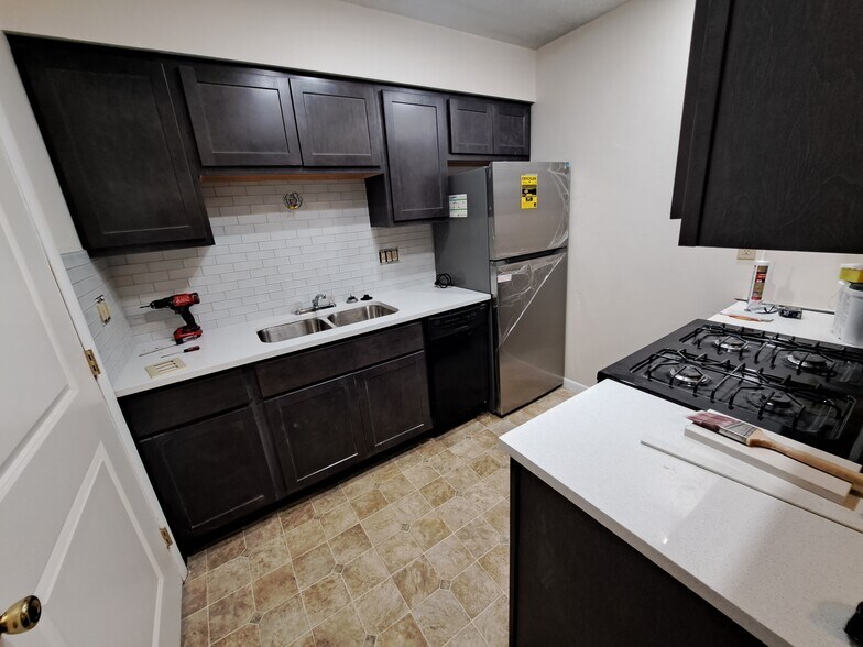 Building Photo - 1507 Gerrard Ave