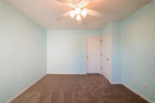 Building Photo - 3495 Ridgefair Dr