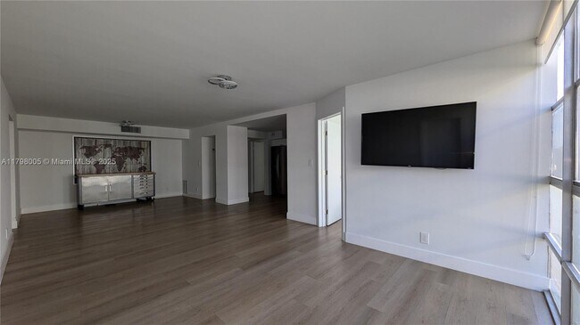 Building Photo - 851 Three Islands Boulevard