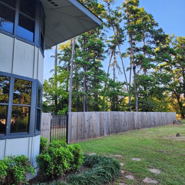 Building Photo - 18171 Meandering Way