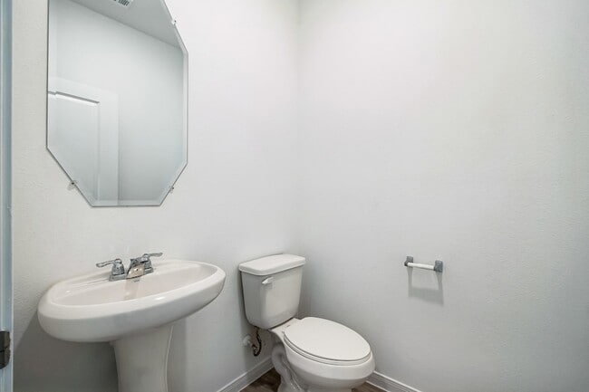 Building Photo - 16523 Pine Arrow Dr